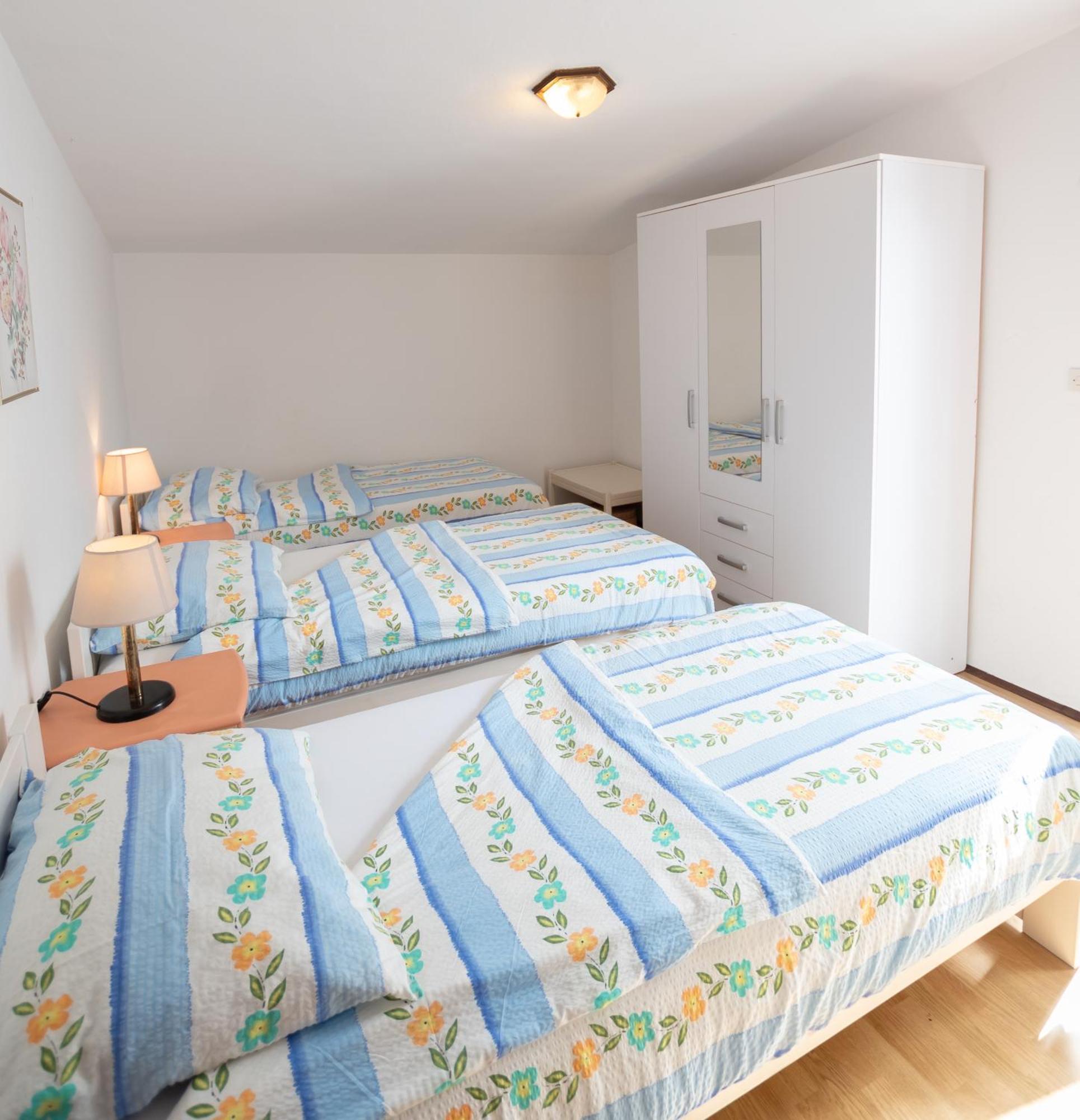 Apartments Mira 645 Porec Luaran gambar